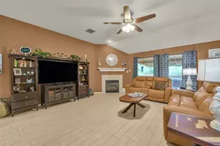 203 Green Isle Ave, Dickinson, TX 77539 - Photo 9