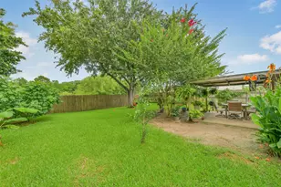 203 Green Isle Ave, Dickinson, TX 77539 - Photo 27