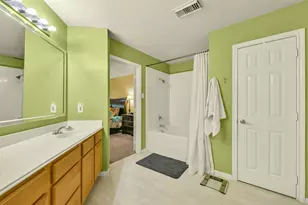 203 Green Isle Ave, Dickinson, TX 77539 - Photo 17