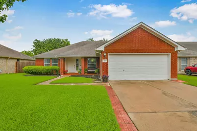 203 Green Isle Avenue, Dickinson, TX 77539 - Photo 1