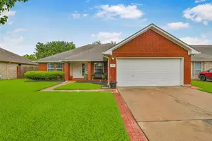 203 Green Isle Ave, Dickinson, TX 77539 - Photo 1