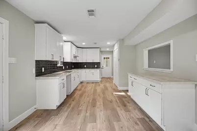 1021 27th Street, Dickinson, TX 77539 - Photo 9