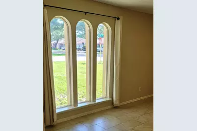 11001 Sherry Lane, Houston, TX 77041 - Photo 7