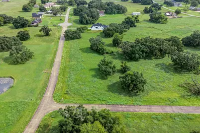 1601 Old Henry Court, Angleton, TX 77515 - Photo 5