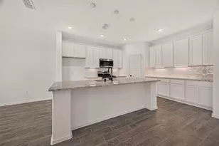 13610 Lago Vis Dr, Iowa Colony, TX 77583 - Photo 15