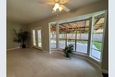 5002 Louise Street, Seabrook, TX 77586 - Photo 9