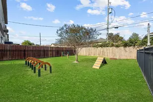 410 Yale Oaks Ln, Houston, TX 77091 - Photo 45