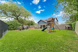 16374 Larkfield Dr, Houston, TX 77059 - Photo 17