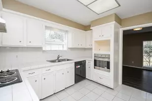 3327 Springhill Dr, Missouri City, TX 77459 - Photo 9