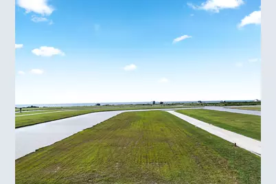 2929 Hammock Ct, Palacios, TX 77465 - Photo 9