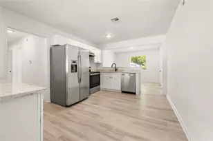 4601 W 43rd St, Houston, TX 77092 - Photo 9