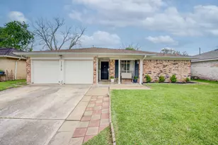 11819 S Nottingham Cir, Houston, TX 77071 - Photo 1