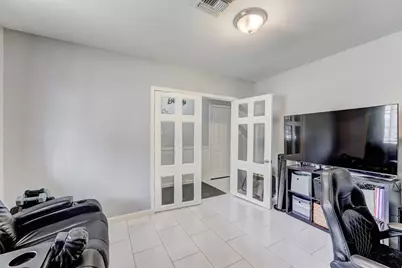 11819 S Nottingham Circle, Houston, TX 77071 - Photo 9