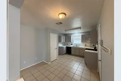 7427 Briargate Drive, Houston, TX 77489 - Photo 7