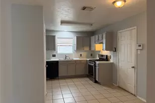 7427 Briargate Dr, Houston, TX 77489 - Photo 5