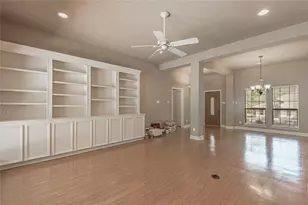 249 Broadmoor Dr, Huntsville, TX 77340 - Photo 9