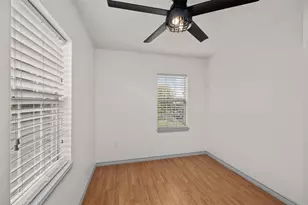 325 E A St, La Porte, TX 77571 - Photo 19