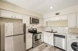 496 N Post Oak Ln, Houston, TX 77024 - Photo 11