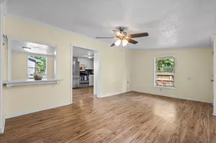 7910 Carrie Ln, Pearland, TX 77584 - Photo 7