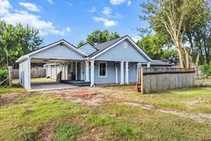7910 Carrie Ln, Pearland, TX 77584 - Photo 3