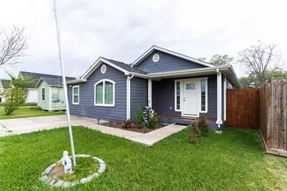 119 S Carroll Street, La Porte, TX 77571 - Photo 1