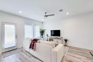 3223 Creston Gate Dr, Houston, TX 77047 - Photo 17