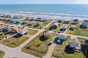 702 Seashell Dr, Surfside Beach, TX 77541 - Photo 35