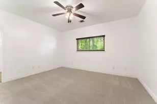 618 W Rollingwood St, Pinehurst, TX 77362 - Photo 13