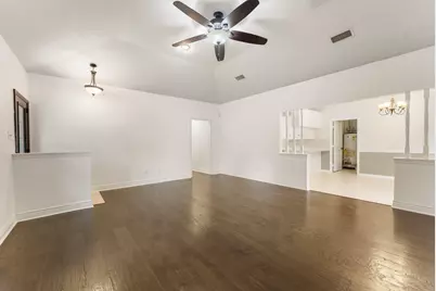 618 W Rollingwood Street, Pinehurst, TX 77362 - Photo 7
