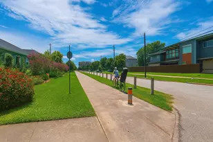 209 W 10th 1/2 St, Houston, TX 77008 - Photo 25