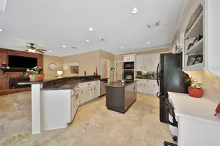 1702 7 Maples Dr, Kingwood, TX 77345 - Photo 25