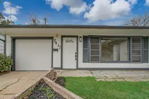 2417 Pecan St, Dickinson, TX 77539 - Photo 3