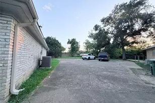 7315 Housman St, Houston, TX 77055 - Photo 11