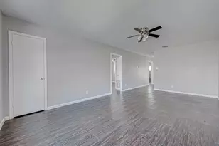 7315 Housman St, Houston, TX 77055 - Photo 15