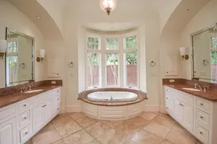 15710 Creekbend Dr, Sugar Land, TX 77478 - Photo 23