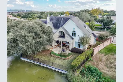 15710 Creek Bend Drive, Sugar Land, TX 77478 - Photo 3