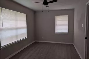 10922 Lockgate Ln, Houston, TX 77048 - Photo 11