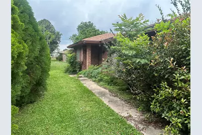 279 4th Street N, Van Vleck, TX 77482 - Photo 3