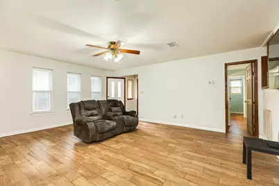 52 S Bachelor Button Street, Lake Jackson, TX 77566 - Photo 7