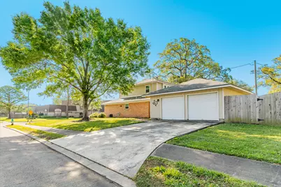 52 S Bachelor Button Street, Lake Jackson, TX 77566 - Photo 1