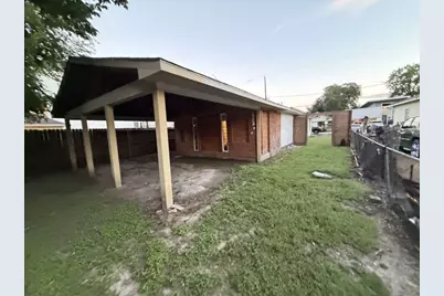 820 E 38th Street, Houston, TX 77022 - Photo 9