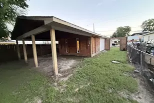 820 E 38th St, Houston, TX 77022 - Photo 9