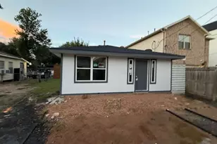 820 E 38th St, Houston, TX 77022 - Photo 1