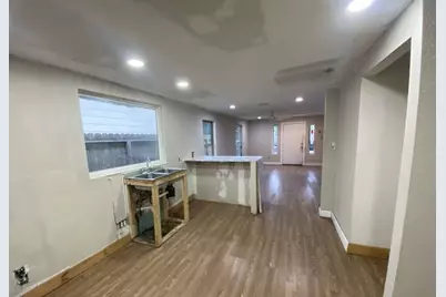 820 E 38th Street, Houston, TX 77022 - Photo 5
