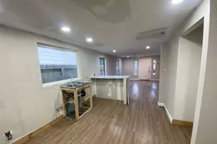 820 E 38th St, Houston, TX 77022 - Photo 5