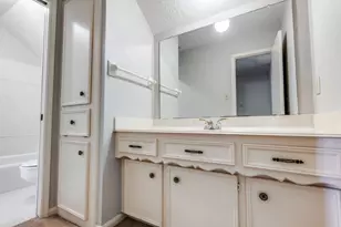 10222 Ella Lee Ln, Houston, TX 77042 - Photo 23