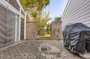 10222 Ella Lee Ln, Houston, TX 77042 - Photo 25