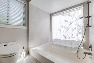 10222 Ella Lee Ln, Houston, TX 77042 - Photo 19