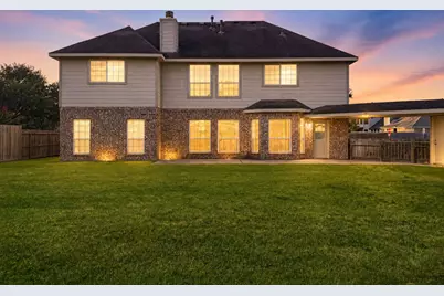 501 Falcon Lake Drive, Friendswood, TX 77546 - Photo 23