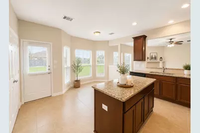 501 Falcon Lake Drive, Friendswood, TX 77546 - Photo 7